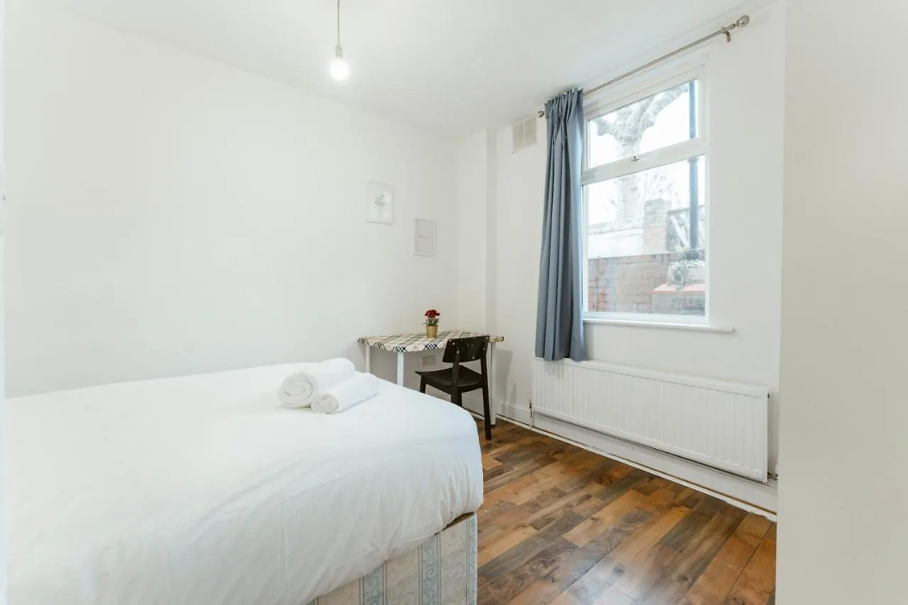 Guest house Upton Park Bedrooms 25 Min To Central London United Kingdom