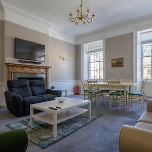 https://luxury-apartment-flat-edinburgh-city-centre.edinburghhotelsuk.org